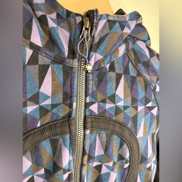 Lululemon Scuba Hoodie, Stained Glass Love Nightfall Size 2 - Picture 3 of 10